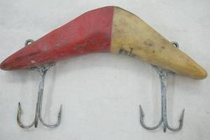lot 249 image: Vintage Millsite daily double fishing lure 1950s
