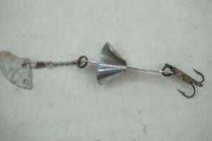 lot 256 image: Vintage Hagen spinner lure