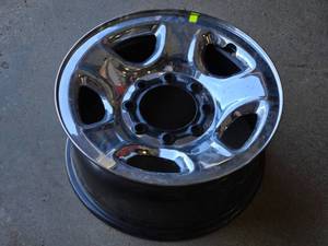 lot 12 image: Dodge Ram Chrome-Plated Steel Rim