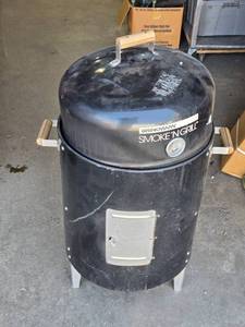 lot 24 image: Brinkmann Smoke N Grill Charcoal Smoker and Grill