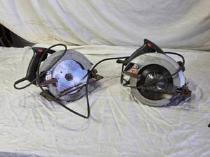 lot 26 image: 2 Skilsaw 2 18 HP 7 14 Inch Circular Saws