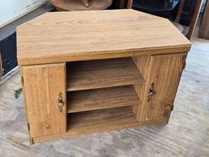 lot 29 image: Wooden TV Stand with Storage Cabinet and Shelves