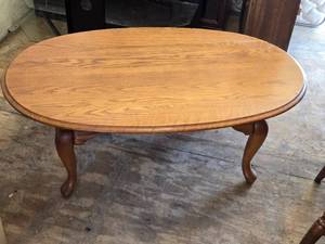 lot 32 image: Oval Wooden Coffee Table with Cabriole Legs