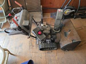 lot 44 image: Craftsman Two-Stage Snowblower with Tracks
