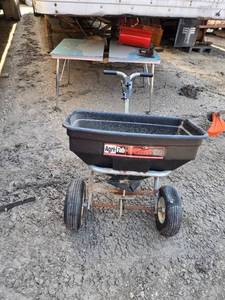 lot 55 image: Agri-Fab Broadcast Spreader with Adjustable Handle