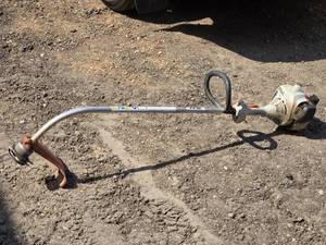 lot 57 image: STIHL FS 38 Gas String Trimmer