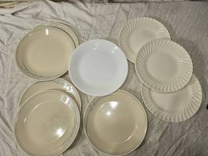 lot 91 image: Assorted Ceramic Dinner Plates and Bowls