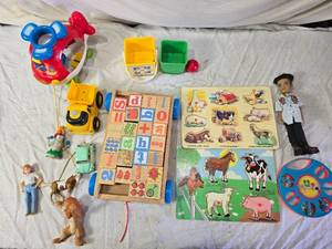 lot 139 image: Childrens Toys Including Puzzle Boards and Figurines