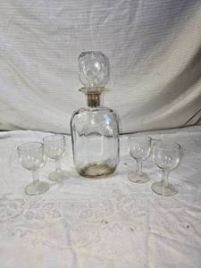 lot 162 image: Vintage Glass Decanter with Matching Glasses