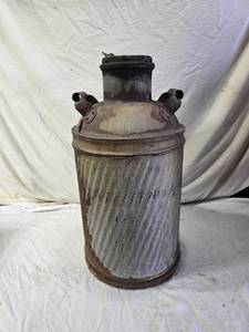 lot 171 image: Vintage Metal Fuel or Oil Can