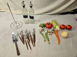 lot 189 image: Variety of Kitchenware with Tupperware, Utensils, Veggie Decor, Fruit Decor, and Glass Olive Oil Dispensers