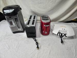 lot 197 image: Toasters, Waffle Maker, Hot Water Dispenser