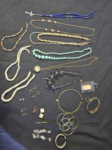 lot 207 image: Vintage Jewelry Including Necklaces, Bracelets, and Earrings