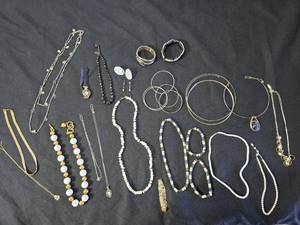 lot 209 image: Elegant Jewelry, Necklaces, Bracelets, and Earrings