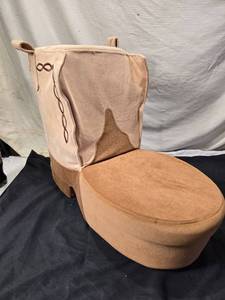 lot 215 image: Cowboy Boot Doll Chair and Metal Wire Two-Tier Shelf Set