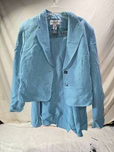 lot 227 image: New Jones New York Petite Womens 2-Piece Suit in Teal Size 14P