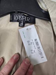 lot 228 image: Kasper Womens 2-Piece Suit Set - Jacket and Skirt, Size 14