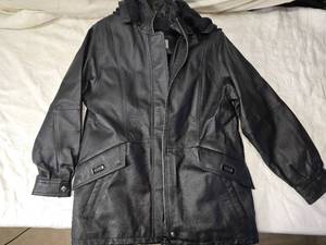 lot 232 image: New Size Medium Croft & Barrow Black Leather Womens Jacket with Removable Zipper Lining