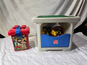 lot 249 image: Step2 Brick Block Table with LEGO-Compatible Construction Blocks
