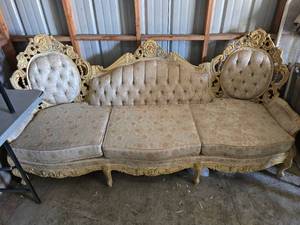 lot 263 image: Kimball Vintage Floral Carved Wood Sofa 88 Long