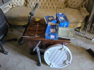 lot 267 image: Electric Weed Trimmer, Hand Bicycle Pump, Halogen Light and More