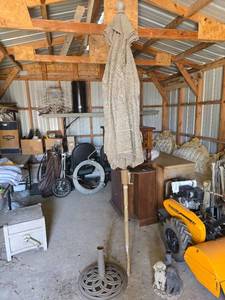 lot 298 image: 2 Patio Umbrellas, Stand, and 4 Plastic Chairs