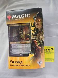 lot 1227 image: MAGIC THE GATHERING VRASKA PLAINSWALKER DECK