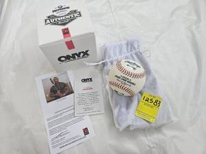 lot 12583 image: ONYX AUTHENTICATED BASEBALL VICTOR ROBLES