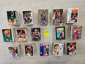 lot 1264 image: BULK LOT LOOSE BASKETBALL CARDS