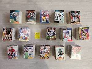 lot 1266 image: BULK LOT FOOTBALL TRADING CARDS