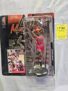 lot 1734 image: MICHAEL JORDAN CHAMPIONSHIP SERIES ACTION FIGURE