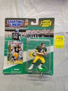 lot 1743 image: STARTING LINEUP BRETT FAVRE ACTION FIGURE