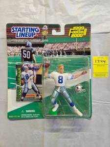 lot 1744 image: STARTING LINEUP TROY AIKMAN ACTION FIGURE