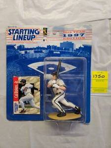 lot 1750 image: STARTING LINEUP CAL RIPKEN JR MLB ACTION FIGURE