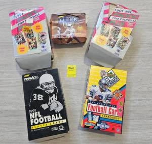 lot 1760 image: BULK LOT FOOTBALL CARDS