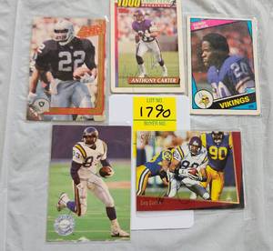 lot 1790 image: FIVE SIGNED FOOTBALL CARDS