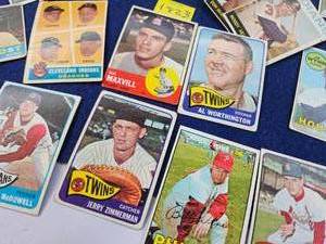 lot 1823 image: 1960s BASEBALL - PARTIAL SETS