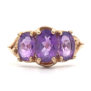 lot 57 image: Oval Amethyst Three-Stone Estate Split Shank Ring in Yellow Gold VIDEO