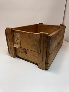 lot 15 image: Signode Steel Strapping Co. Wood Box