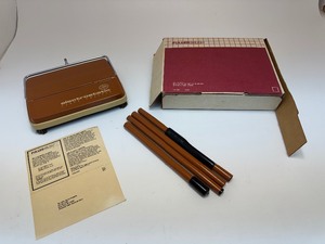 lot 18 image: Vintage Fuller Brush Electrostatic Carpet and Floor Sweeper