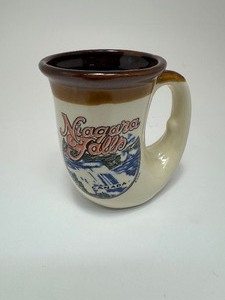 lot 20 image: Vintage 8oz Niagra Falls Canada Stoneware Mug