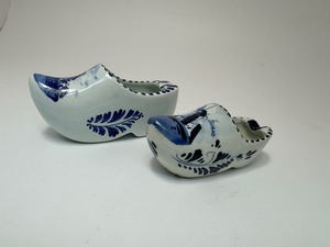 lot 23 image: Lot of (2) Delft Dutch Clog Shoes