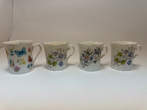 lot 24 image: Royal Grafton and Queens Fine Bone Tea Cups