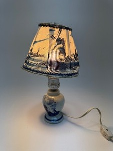 lot 28 image: Delft Petite Mini Table Lamp