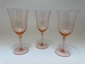 lot 30 image: Depression Wine Glasses