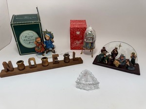 lot 35 image: Vintage Christmas