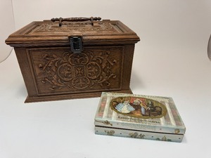 lot 36 image: Vintage Sewing Storage