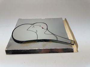 lot 40 image: Vintage Hand Mirror