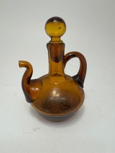 lot 48 image: Vintage Amber Brown Glass Cruet
