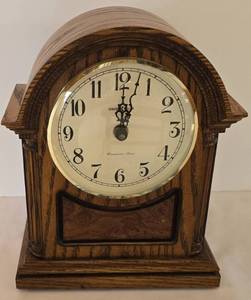 lot 37 image: Vintage Howard Miller Mantle Clock